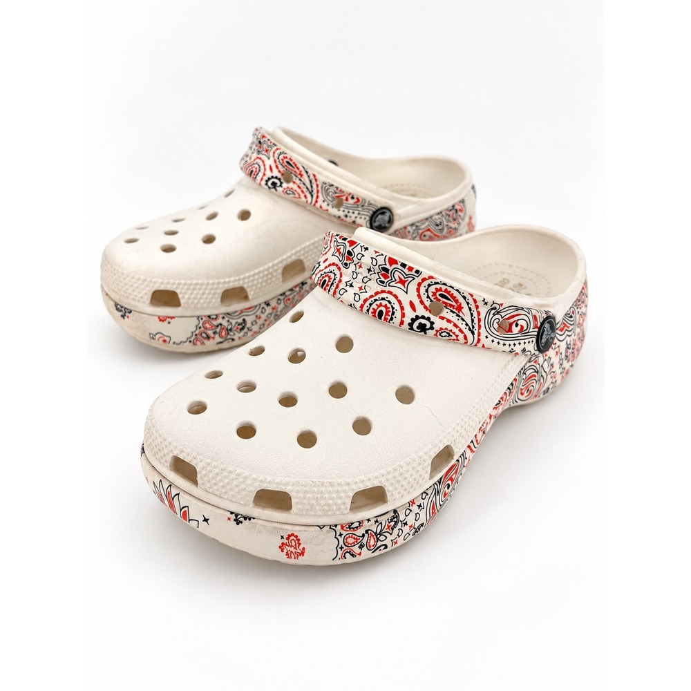Crocs Clogs Women 6 White Bandana Paisley Print Classic Comfort Boho Retro